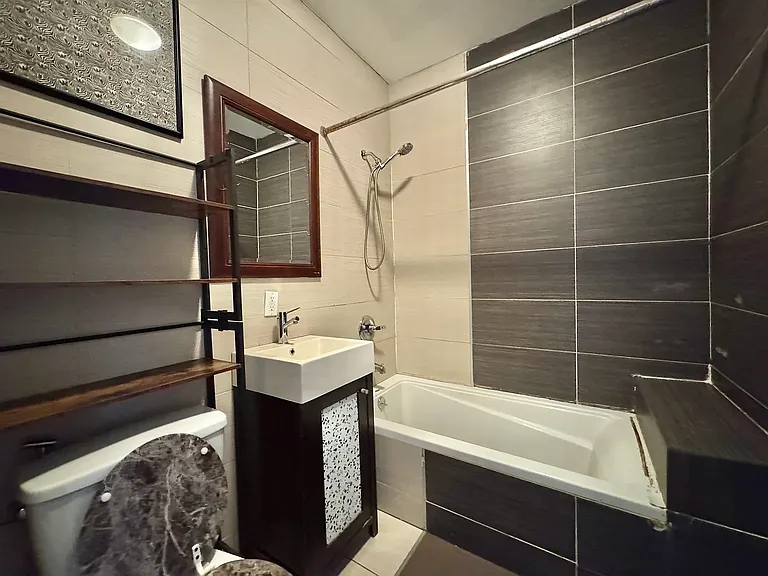295 Maujer St #3L — Photo 5