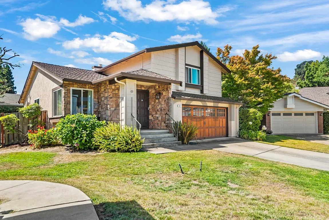 4 bed, 1970 sqft, $4,825 — Photo 2