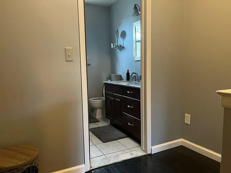 1501 W Farnum Ave — Photo 14