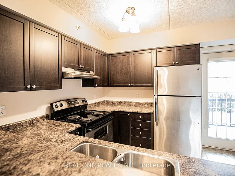 1440 Main St E #102 — Photo 7
