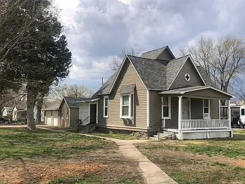 706 Jefferson St — Photo 2
