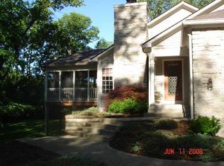 8432 N Thornhill Dr, Indianapolis, IN 46256