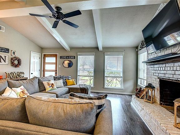 4th image of 1002 Skyview Dr