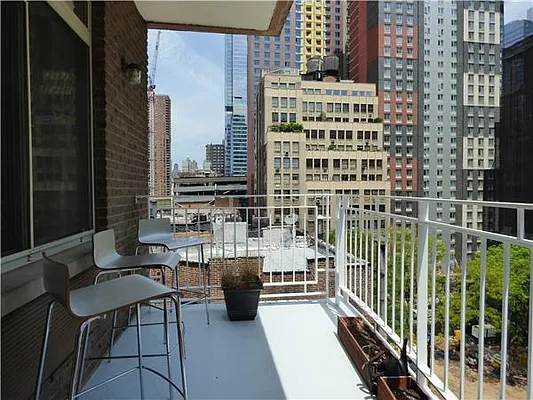 Rented by Akam Sales and Brokerage | media 12