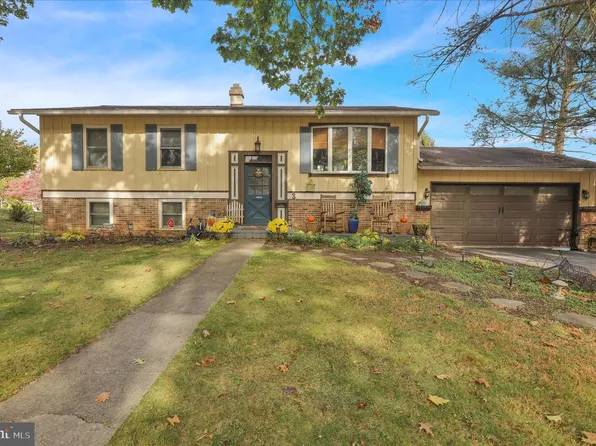 3 Cedarwood Rd, Wyomissing, PA 19610