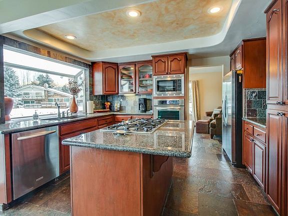 5th image of 551 Lucerne Way