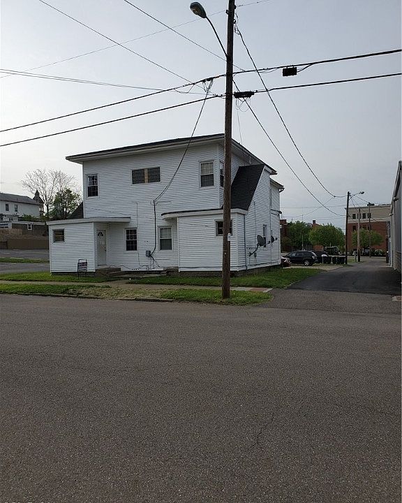 1st image of 121 North Ave NE