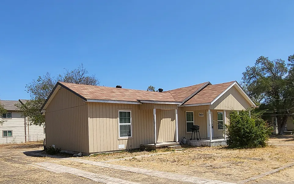 507 West Hallmark Avenue - 1 — Photo 1