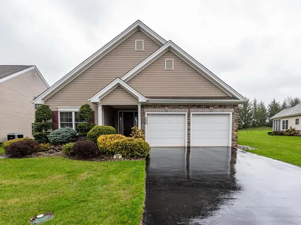 46 Edinburgh Dr, Easton, PA 18045