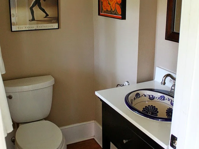 915 W Markham Ave — Photo 10