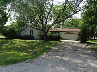 6251 Arrowhead Trl, Sun Prairie, WI 53590