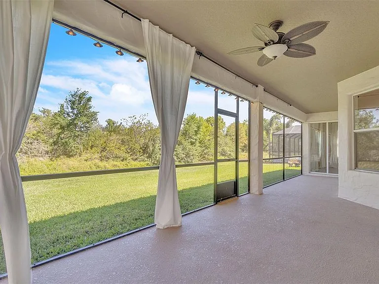 4617 Patricia Ann Ct — Photo 32