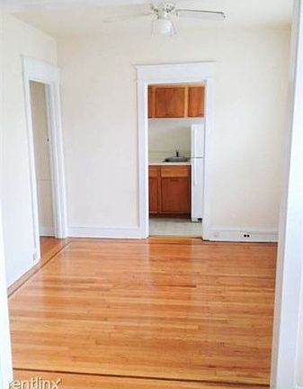 5th image of 144 W Allens Ln APT C25