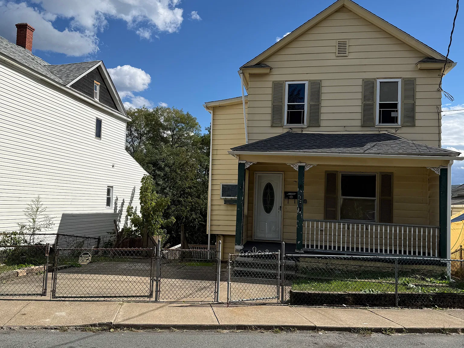 3 bed, 1500 sqft, $1,600 — Photo 1