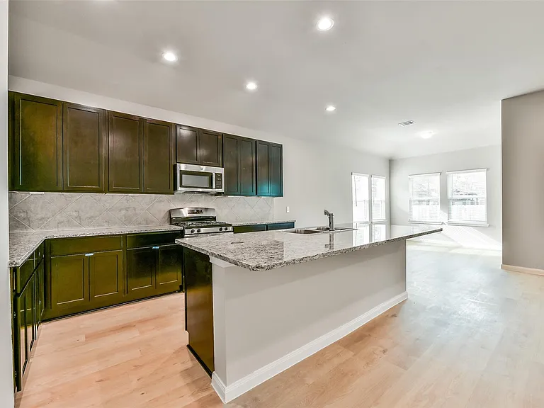 3915 Sugardale St — Photo 11