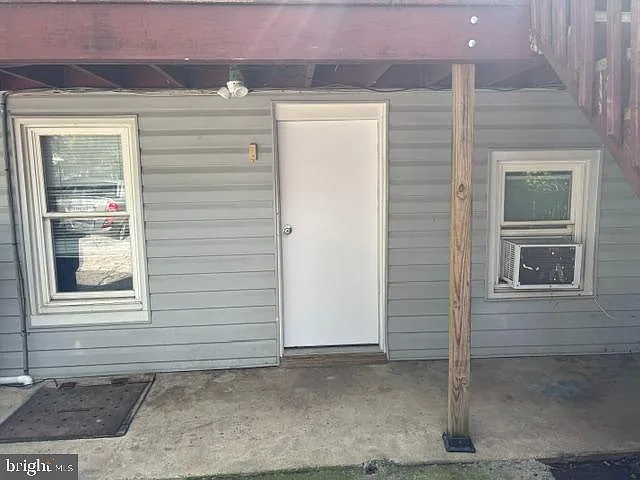 1 bed, 2360 sqft, $1,095 — Photo 2