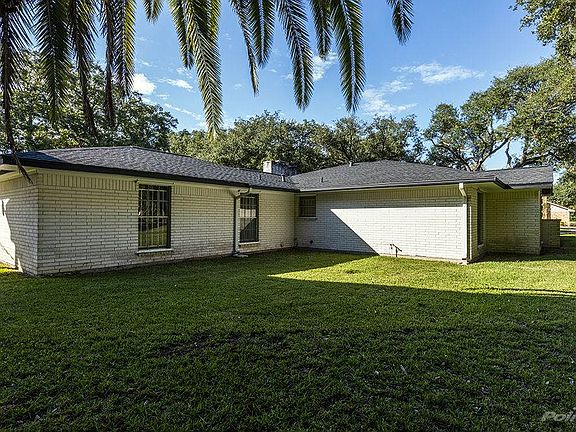 N6A1863_Side Of House Next To Apts