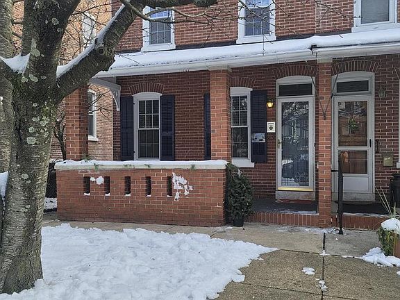 3rd image of 1420 Riverview Ave