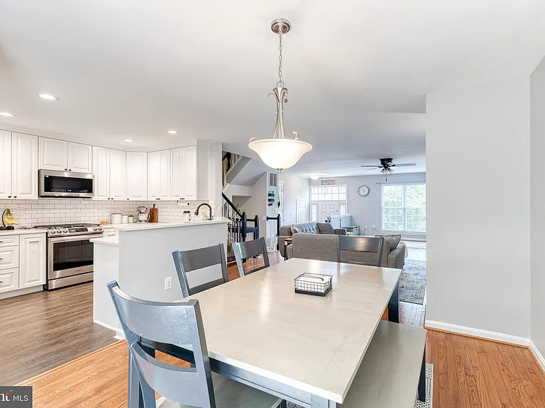 708 Leister Dr — Photo 8