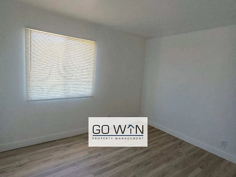 54 W Southern Ave — Photo 6