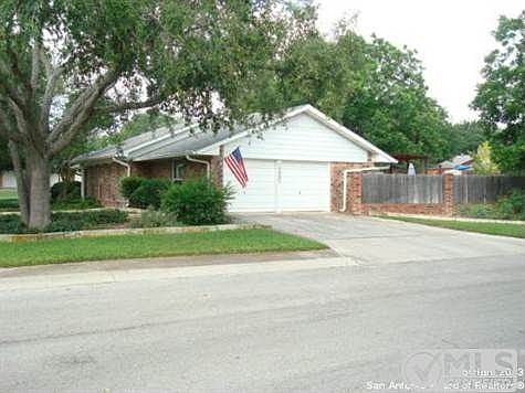 3rd image of 141 Patrick Henry Dr
