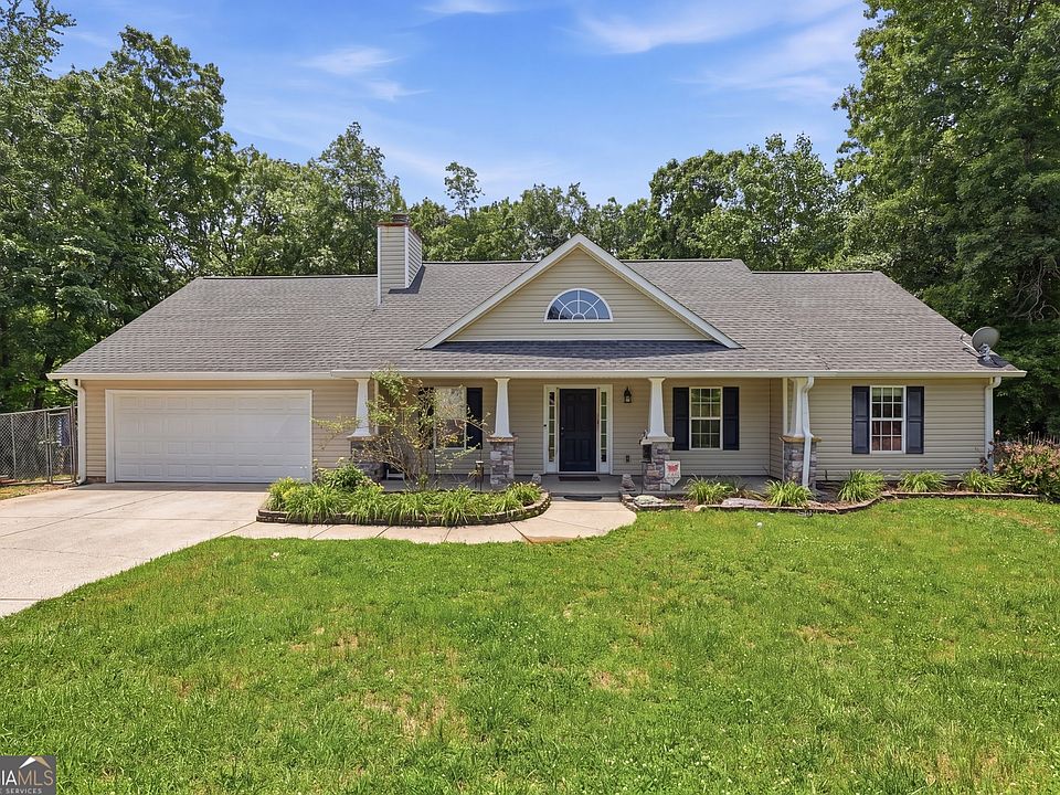 1st image of 131 Shamrock Ct