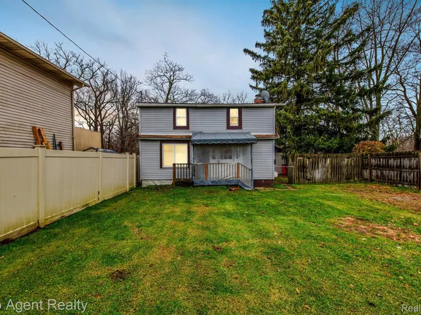 8344 Clinton River Rd, Sterling Heights, MI 48314