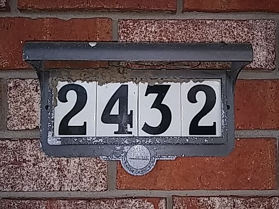 2nd image of 2432 Park Ln