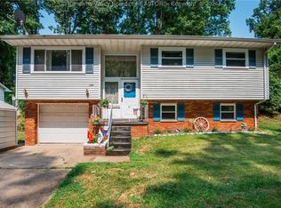 106 Autumn Dr, Dunbar, WV 25064