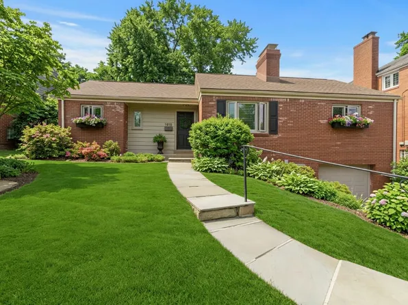 1416 Pueblo Dr, Pittsburgh, PA 15228