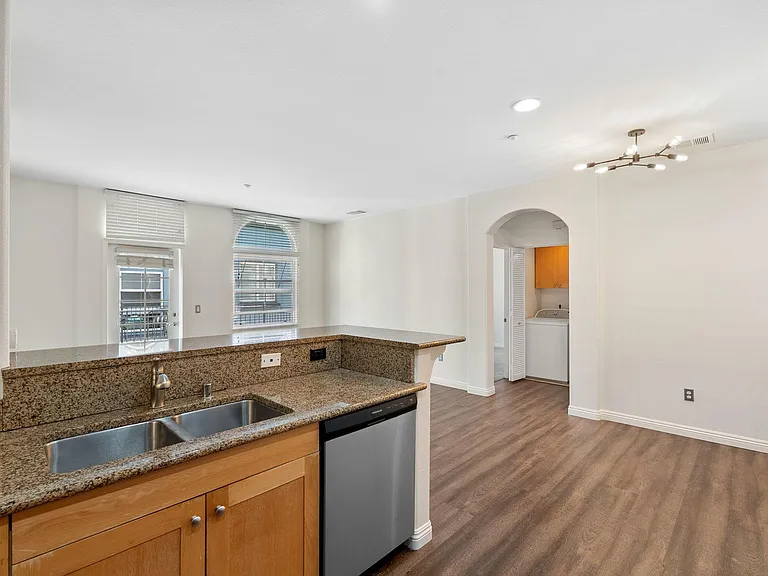 3957 30th St #420 — Photo 4