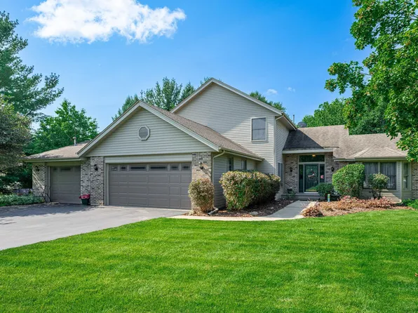 7457 Joy Ln, Roscoe, IL 61073