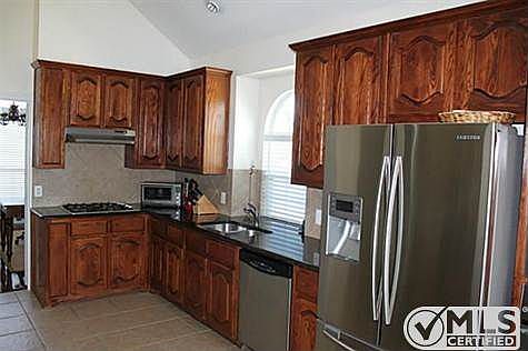 5th image of 9137 Steiner St