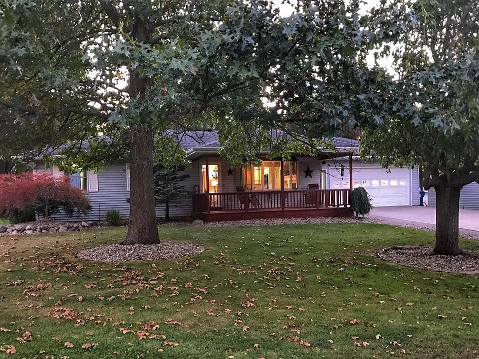 1st image of 220 Pinehill Dr