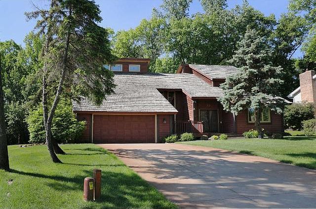 1st image of 73 Deer Hills Ct