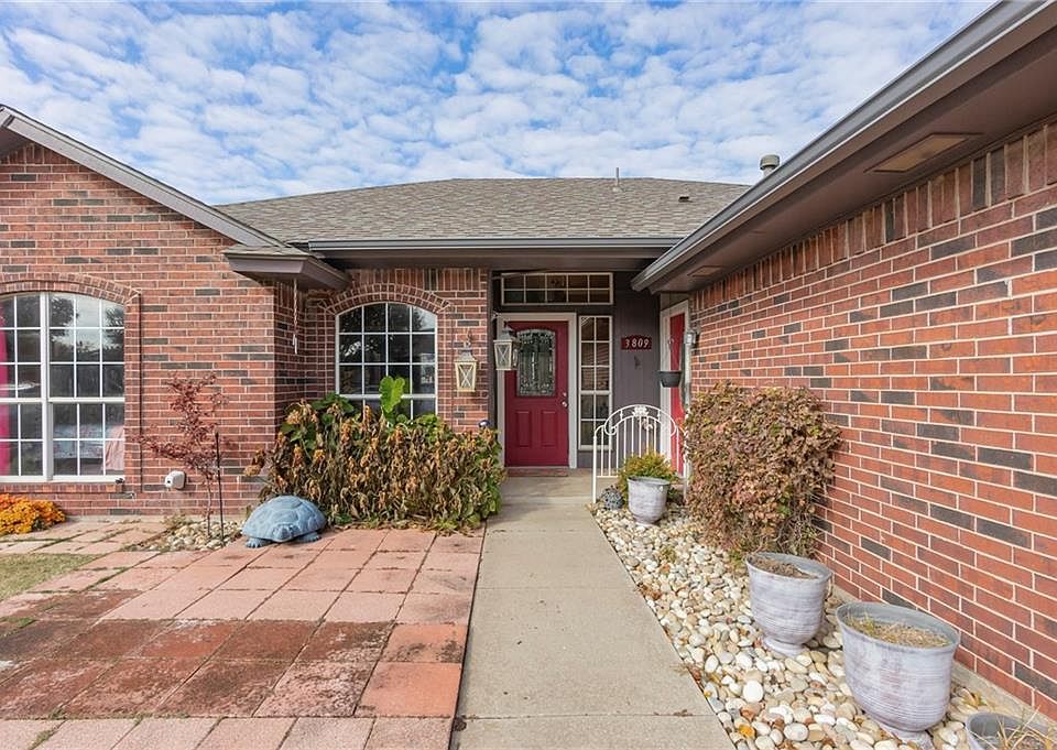 1st image of 3809 Harmony Dr