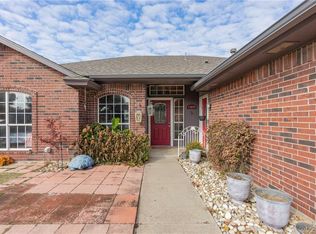 3809 Harmony Dr, Moore, OK 73160