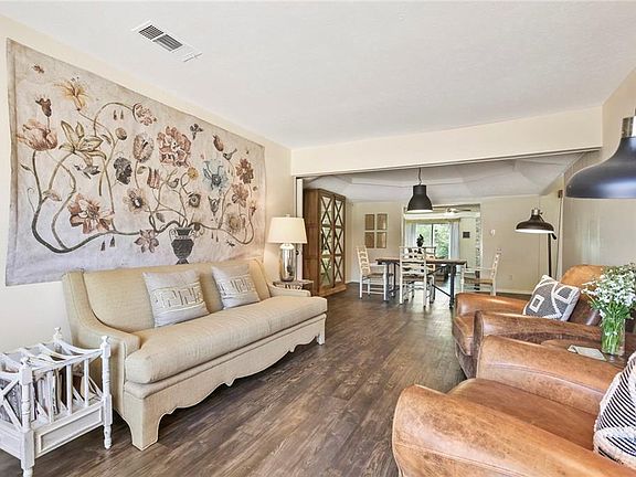 5th image of 4402 Sweetbriar Dr