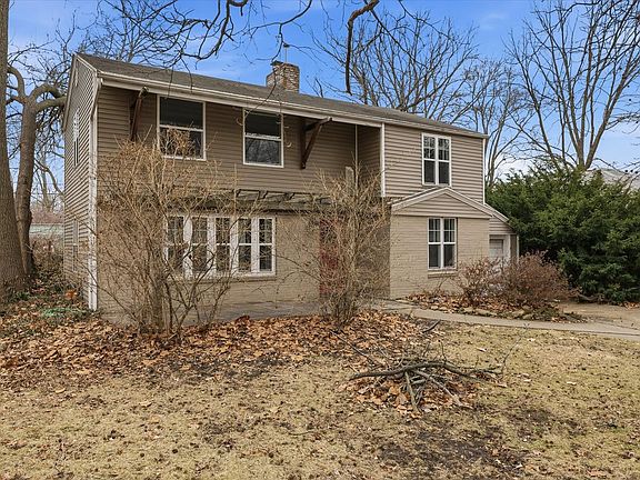 3rd image of 911 Foley Ave