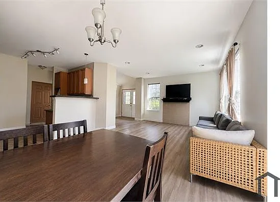 256 S Oak Creek Ln — Photo 8