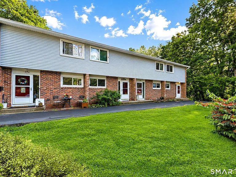 29 Anton Rd #D — Photo 2