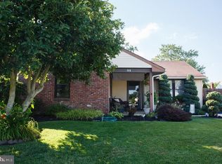 868 Hampton Way, Williamstown, NJ 08094