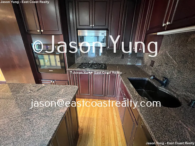 8 Saint James St #8 — Photo 16