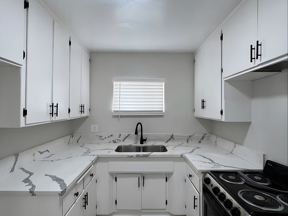 1st image of 230 E Hazel St APT 2