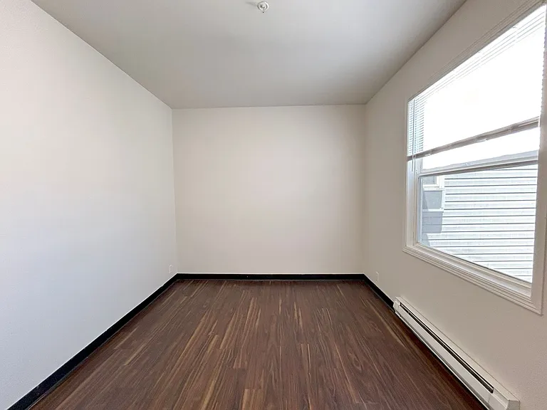 Ludlow Apartments — Photo 17