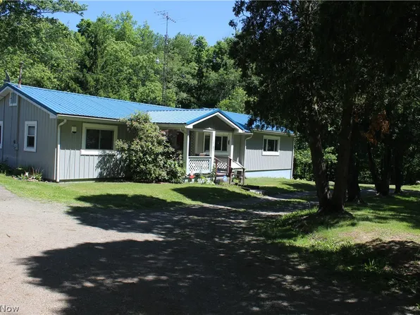 10182 Andora Rd NE, East Rochester, OH 44625