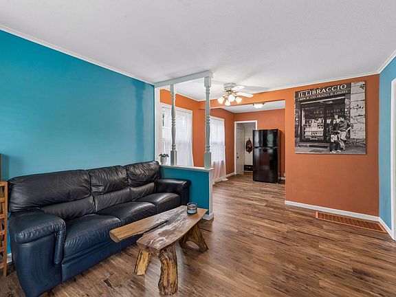 5th image of 2924 Blackstone Ave