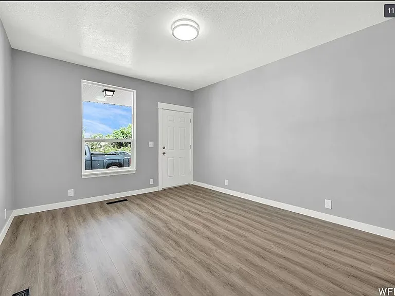 2820 Porter Ave — Photo 3