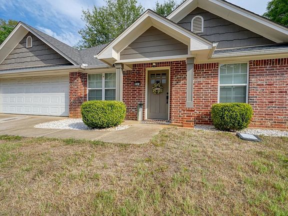 2nd image of 905 Tristan Ln