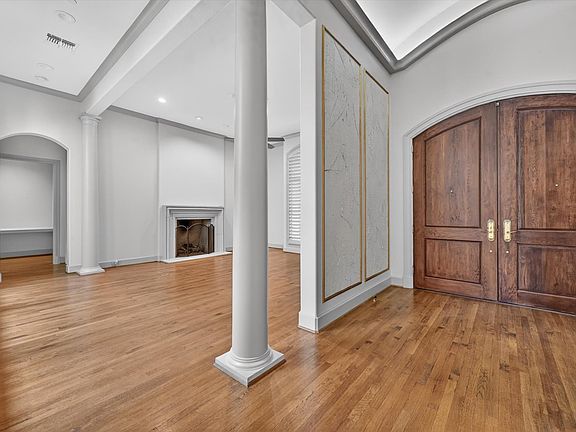 3rd image of 14819 Bellbrook Dr